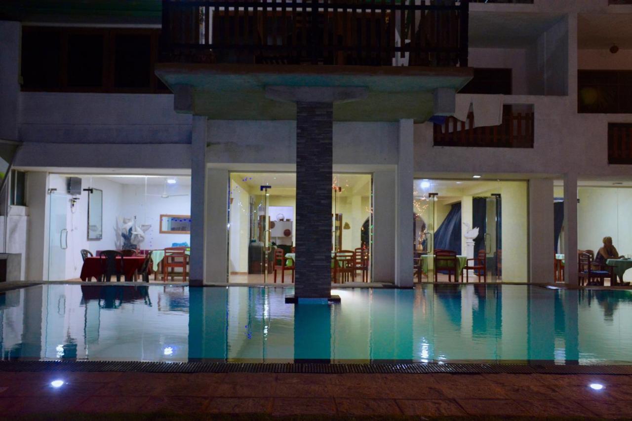 Southern Star Hotel Бентота Екстер'єр фото